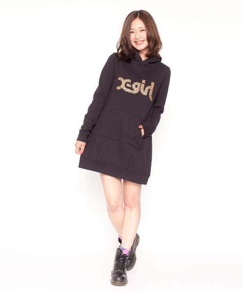 X-girl（エックスガール）の「X-girl VARIOUS SWEAT DRESS（ワンピース・レディース・ホワイト/ブラック/アッシュグレー/グリーン/ネイビー/カモフラージュ/A/B・1/2）」の3枚目の写真