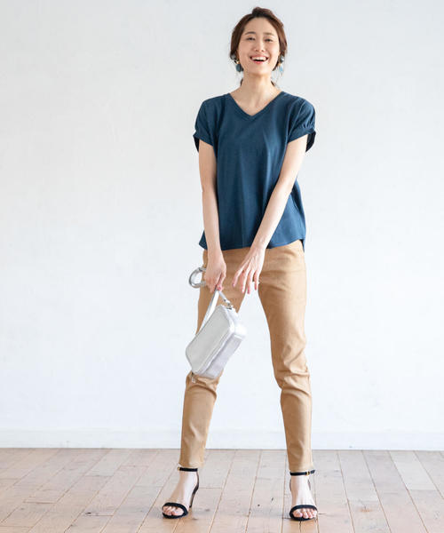 coen（コーエン）の「【接触冷感】梨地Vネックプルオーバー（Tシャツ/カットソー・レディース・ブラック/ホワイト/ターコイズブルー・FREE）」の6枚目の写真