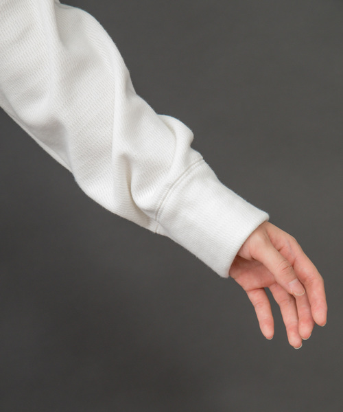 Munich(ミューニック)の「バックブラッシュドウォームサーマル サイドベントプルオーバー(スウェット・レディース・ホワイト/ブラック/ベージュ/グレー・FREE)」の13枚目の写真