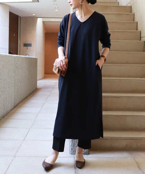 andme(アンドミー)の「きれいめポンチ長袖Vネックワンピース(ワンピース・レディース・ベージュ/ネイビー/カーキ/ライトブラウン/ブラック・L/M)」の5枚目の写真