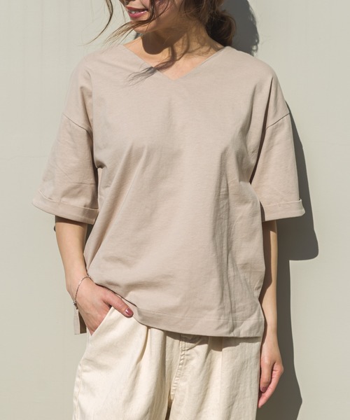 SpRay(スプレイ)の「USAコットン 袖ロールアップVネックTシャツ(Tシャツ/カットソー・レディース・ホワイト/ベージュ/カーキ/スミクロ・FREE)」の22枚目の写真