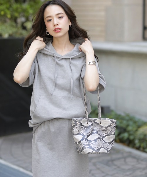 Girly Doll（ガーリードール）の「スウェットパーカーセットアップ（サロペット/オーバーオール・レディース・ブラック/杢グレー/グレイッシュベージュ・FREE）」の16枚目の写真