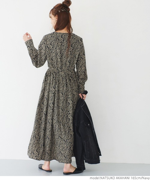 coca(coca)(コカ)の「リーフ柄ロングワンピース(ワンピース・レディース・ネイビー・ONE SIZE)」の6枚目の写真