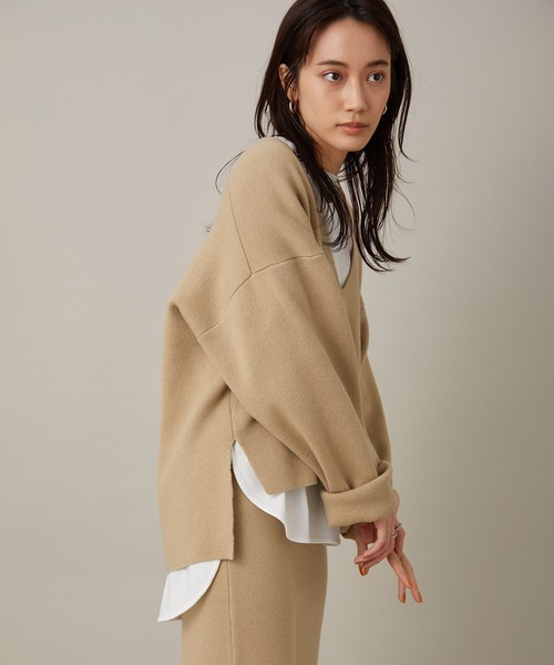 ADAM ET ROPE'(アダムエロペ)の「【セットアイテム】ロンT付きスムースチュニック(ニット/セーター・レディース・ホワイト/ベージュ・FREE)」の1枚目の写真