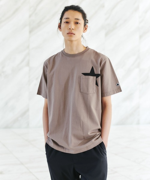 tk.TAKEO KIKUCHI(ティーケータケオキクチ)の「【WEB限定/S~3L】スタープリント半袖Tシャツ(ユニセックスアイテム)(Tシャツ/カットソー・レディース・ホワイト/ダークグリーン/ブラック/サンドベージュ/ライトグリーン/ライトパープル/レモンイエロー/ブラック系/ブルー/ホワイト系1・01/02/03/04/05)」の5枚目の写真