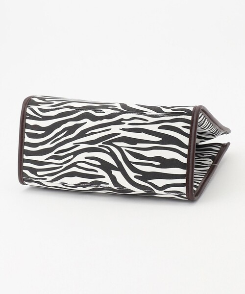 ANY（エニィ）の「キャンバススクエア トート（ショルダーバッグ・レディース・ブラック系5/ベージュ系5・F）」の7枚目の写真