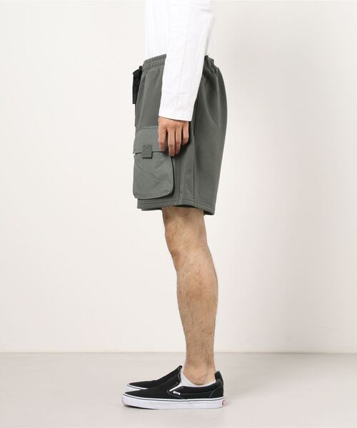 G-STAR（ジースター）の「MIXED WOVEN CARGO SWEAT SHORTS/スウェットカーゴショーツ（スウェットパンツ・メンズ・グレー・SMALL/MEDIUM/LARGE/X-SMALL）」の2枚目の写真