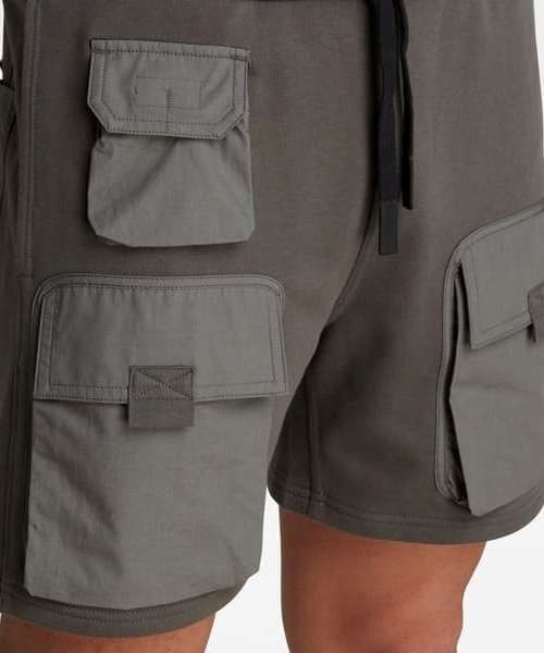 G-STAR（ジースター）の「MIXED WOVEN CARGO SWEAT SHORTS/スウェットカーゴショーツ（スウェットパンツ・メンズ・グレー・SMALL/MEDIUM/LARGE/X-SMALL）」の9枚目の写真