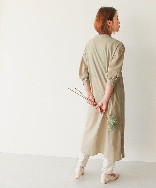 Social GIRL（ソーシャルガール）の「スリットボタンシャツワンピース（シャツワンピース・レディース・ベージュ/オフホワイト/モカ・M）」の17枚目の写真