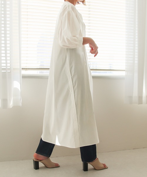 Social GIRL（ソーシャルガール）の「スリットボタンシャツワンピース（シャツワンピース・レディース・ベージュ/オフホワイト/モカ・M）」の21枚目の写真