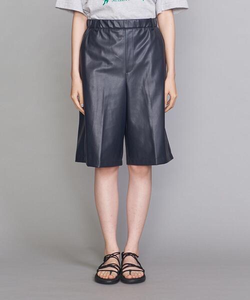 BEAUTY&YOUTH UNITED ARROWS（ビューティーアンドユースユナイテッドアローズ）の「BY フェイクレザーショートパンツ（その他パンツ・レディース・ネイビー/オリーブ・SMALL/MEDIUM）」の3枚目の写真