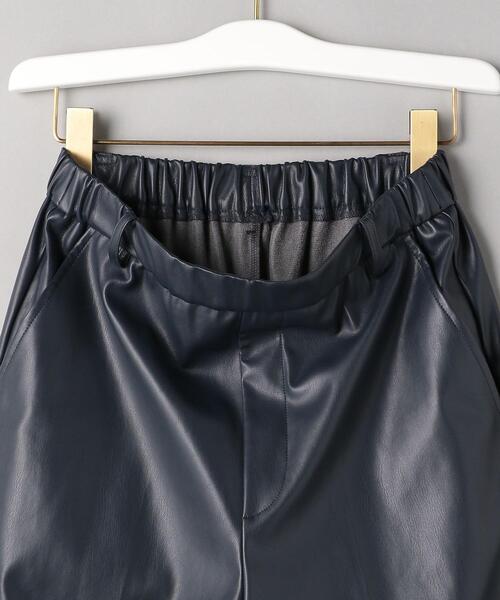 BEAUTY&YOUTH UNITED ARROWS（ビューティーアンドユースユナイテッドアローズ）の「BY フェイクレザーショートパンツ（その他パンツ・レディース・ネイビー/オリーブ・SMALL/MEDIUM）」の12枚目の写真