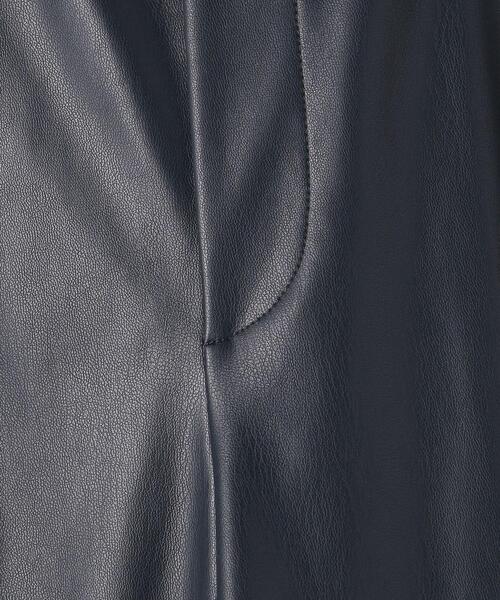 BEAUTY&YOUTH UNITED ARROWS（ビューティーアンドユースユナイテッドアローズ）の「BY フェイクレザーショートパンツ（その他パンツ・レディース・ネイビー/オリーブ・SMALL/MEDIUM）」の17枚目の写真