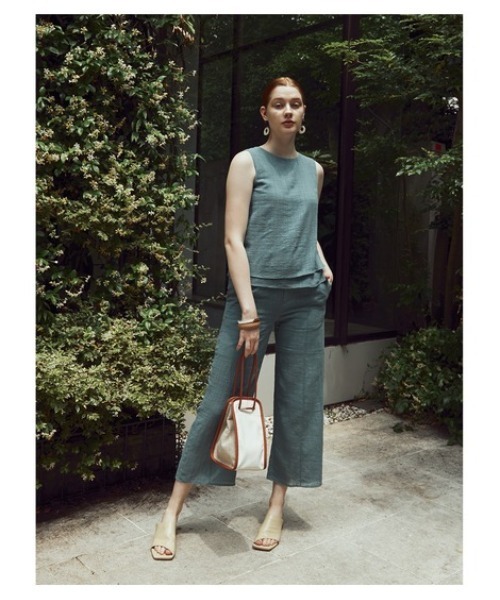 AZUL by moussy（アズールバイマウジー）の「LAYERED TANK TOPS（タンクトップ・レディース・ライトベージュ/ブラック/サックスブルー・MEDIUM/SMALL）」の3枚目の写真