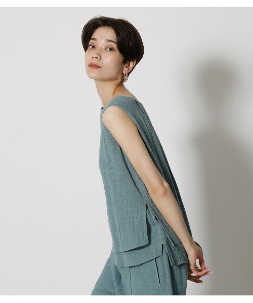 AZUL by moussy（アズールバイマウジー）の「LAYERED TANK TOPS（タンクトップ・レディース・ライトベージュ/ブラック/サックスブルー・MEDIUM/SMALL）」の21枚目の写真
