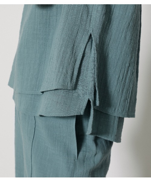 AZUL by moussy（アズールバイマウジー）の「LAYERED TANK TOPS（タンクトップ・レディース・ライトベージュ/ブラック/サックスブルー・MEDIUM/SMALL）」の22枚目の写真