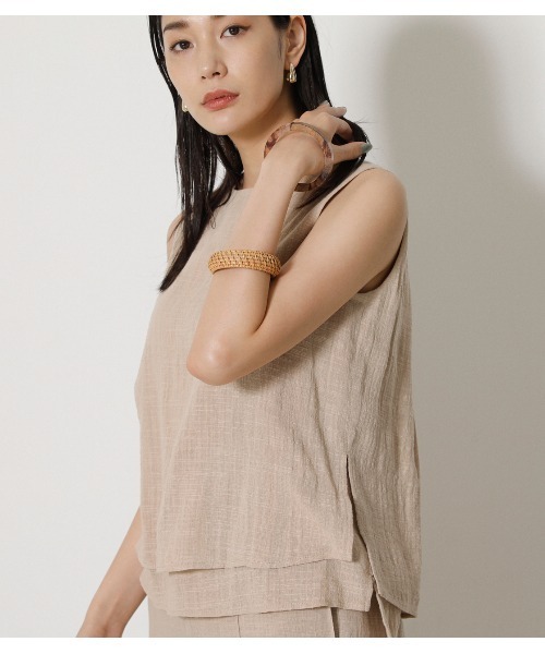 AZUL by moussy（アズールバイマウジー）の「LAYERED TANK TOPS（タンクトップ・レディース・ライトベージュ/ブラック/サックスブルー・MEDIUM/SMALL）」の10枚目の写真