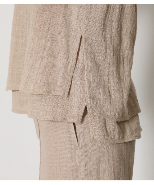 AZUL by moussy（アズールバイマウジー）の「LAYERED TANK TOPS（タンクトップ・レディース・ライトベージュ/ブラック/サックスブルー・MEDIUM/SMALL）」の11枚目の写真