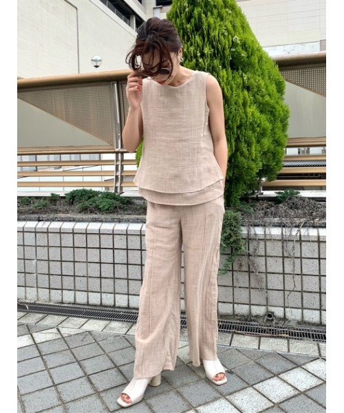 AZUL by moussy（アズールバイマウジー）の「LAYERED TANK TOPS（タンクトップ・レディース・ライトベージュ/ブラック/サックスブルー・MEDIUM/SMALL）」の15枚目の写真