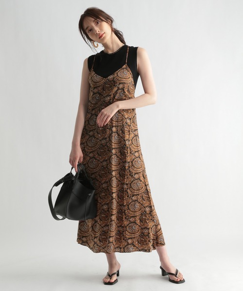 Andemiu（アンデミュウ）の「バッククロスアソートキャミワンピース958875（ワンピース・レディース・アッシュグレー/ブラック/グリーン・FREE）」の4枚目の写真