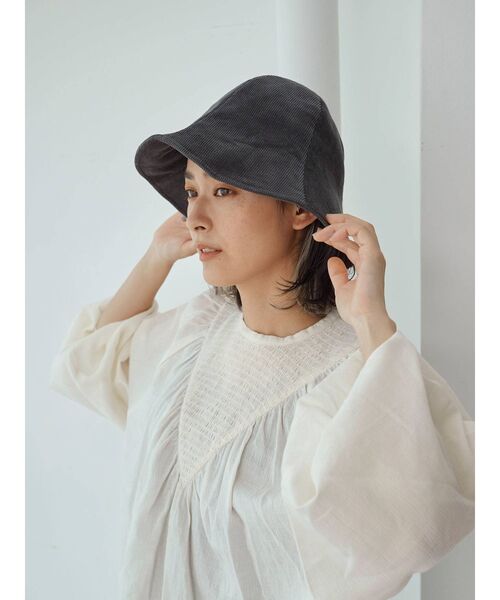 Ungrid（アングリッド）の「カラーコーデュロイバケットハット（ハット・レディース・アイボリー/チャコールグレー/グリーン系その他・FREE）」の16枚目の写真