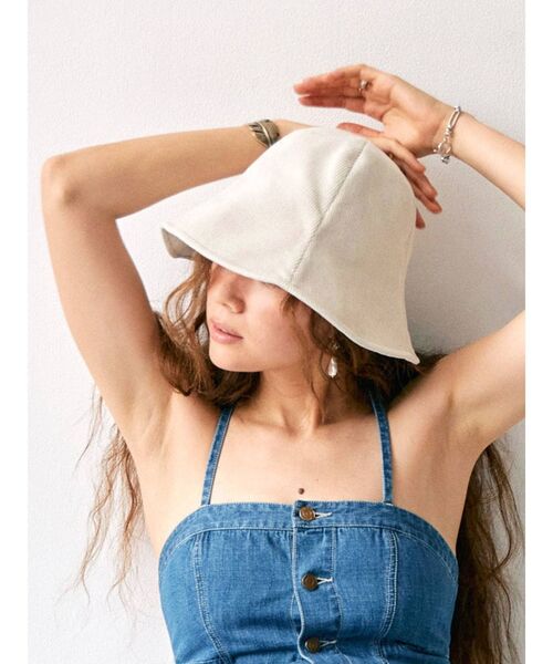 Ungrid（アングリッド）の「カラーコーデュロイバケットハット（ハット・レディース・アイボリー/チャコールグレー/グリーン系その他・FREE）」の5枚目の写真