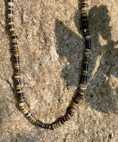 DouDou（ドゥドゥ）の「ビーズ×ゴールドパーツネックレス（ネックレス・レディース・ベージュ/ブラウン/ブルー・FREE）」の10枚目の写真