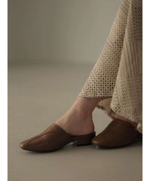 rem closet（レムクローゼット）の「wrap mule（パンプス・レディース・ダークブラウン/モカ・S/XS）」の20枚目の写真