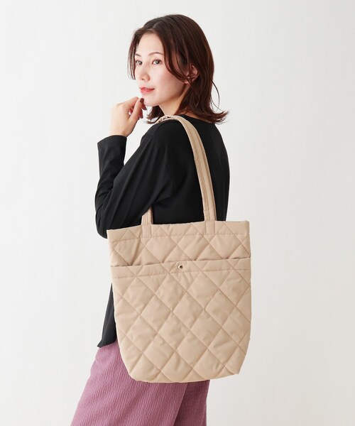 SHOO・LA・RUE（シューラルー）の「◆ライト縦長キルトトート（トートバッグ・レディース・キャメル/ライトグリーン/ベージュ系その他2/ブラック・00）」の10枚目の写真
