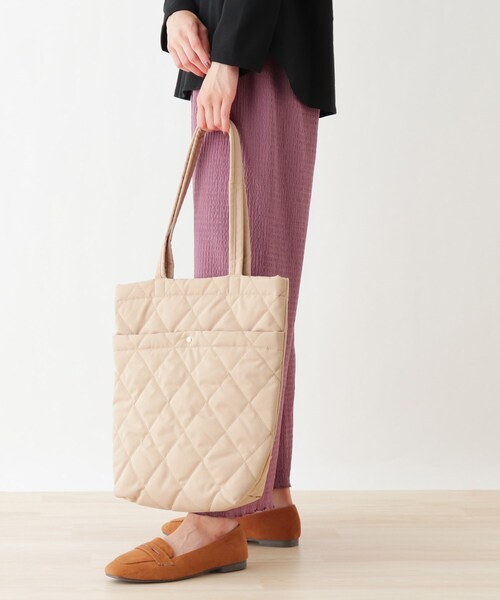 SHOO・LA・RUE（シューラルー）の「◆ライト縦長キルトトート（トートバッグ・レディース・キャメル/ライトグリーン/ベージュ系その他2/ブラック・00）」の11枚目の写真
