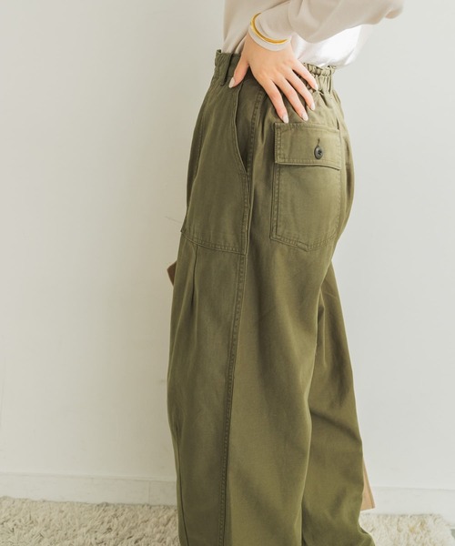 URBAN RESEARCH（アーバンリサーチ）の「ワイドミリタリーパンツ（その他パンツ・レディース・カーキ/ベージュ・36/38）」の14枚目の写真