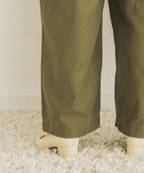 URBAN RESEARCH（アーバンリサーチ）の「ワイドミリタリーパンツ（その他パンツ・レディース・カーキ/ベージュ・36/38）」の16枚目の写真
