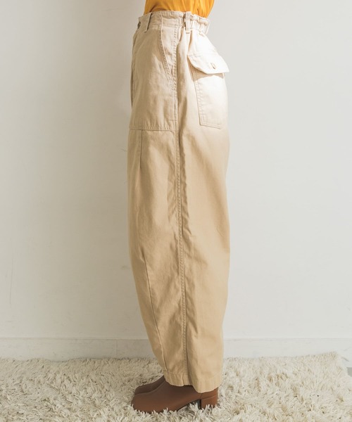 URBAN RESEARCH（アーバンリサーチ）の「ワイドミリタリーパンツ（その他パンツ・レディース・カーキ/ベージュ・36/38）」の20枚目の写真