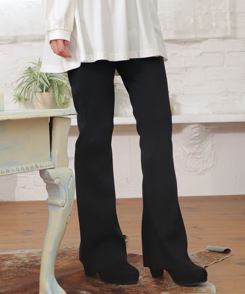 Honeys（ハニーズ）の「裏起毛フレアパンツ長め丈（その他パンツ・レディース・ブラック/ベージュ/モカ・S/M/L）」の2枚目の写真