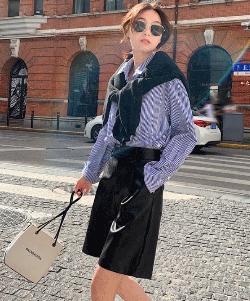 KOR（ケーオーアール）の「フェイクレザー　ハーフパンツ（その他パンツ・レディース・ベージュ/ネイビー/グリーン・S/M/L/XL/XXL）」の7枚目の写真