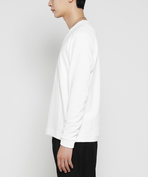 VANQUISH（ヴァンキッシュ）の「VANQUISH / ヴァンキッシュ プレミアム ベロア Vネック 長袖 Tシャツ（Tシャツ/カットソー・メンズ・グレー/ホワイト/ブラック・MEDIUM/LARGE/SMALL）」の16枚目の写真