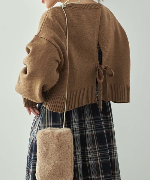 Edit Sheen（エディットシーン）の「バックデザインクロップドニット（ニット/セーター・レディース・モカ/キャメル/アイボリー/ネイビー・MEDIUM）」の22枚目の写真