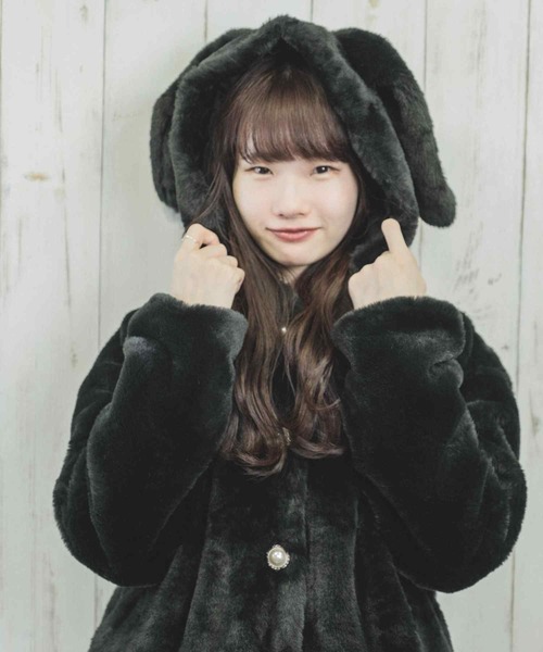 Clice de Paris（クリシェドゥパリス）の「ESエコファーうさ耳パーカー（その他アウター・レディース・ピンク/ブラック・ONESIZE）」の3枚目の写真