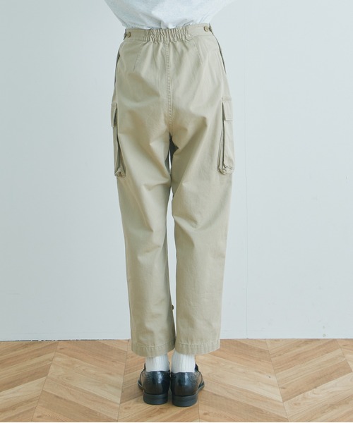 kha:ki（カーキ）の「「KHA:KI / カーキ」ミリタリーカーゴパンツ"TWO POCKET TROUSERS"（カーゴパンツ・レディース・カーキ/ベージュ・1/2）」の18枚目の写真