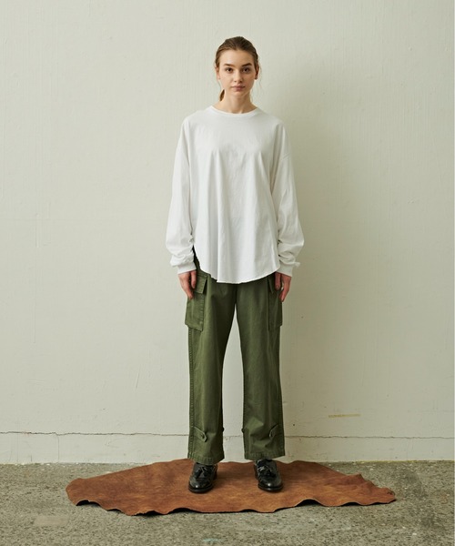 kha:ki（カーキ）の「「KHA:KI / カーキ」ミリタリーカーゴパンツ"TWO POCKET TROUSERS"（カーゴパンツ・レディース・カーキ/ベージュ・1/2）」の3枚目の写真