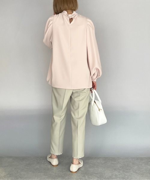 BE NEAT（ビーニート）の「スタンドカラータックショルダーブラウス（シャツ/ブラウス・レディース・オフホワイト/ベージュ・M）」の22枚目の写真