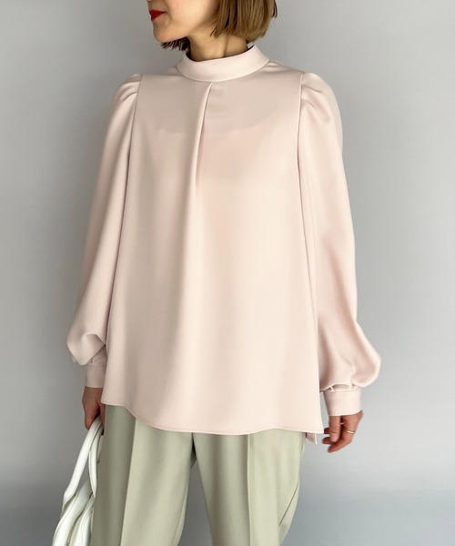 BE NEAT（ビーニート）の「スタンドカラータックショルダーブラウス（シャツ/ブラウス・レディース・オフホワイト/ベージュ・M）」の16枚目の写真