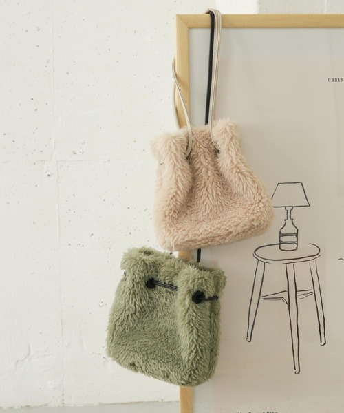 URBAN RESEARCH DOORS（アーバンリサーチドアーズ）の「2WAYボアミニバッグ（ハンドバッグ・レディース・グリーン系その他/ライトベージュ・ONE）」の8枚目の写真