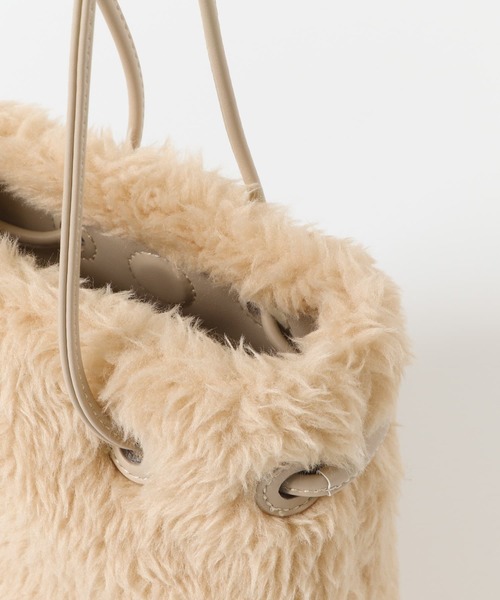 URBAN RESEARCH DOORS（アーバンリサーチドアーズ）の「2WAYボアミニバッグ（ハンドバッグ・レディース・グリーン系その他/ライトベージュ・ONE）」の6枚目の写真