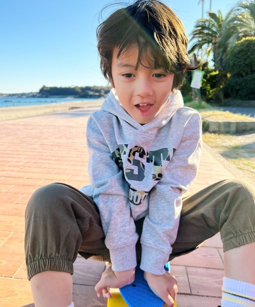 NESTA BRAND(ネスタブランド)の「NESTA KIDS(ネスタキッズ) / カモフラカレッジロゴパーカー(パーカー・キッズ・グレー/イエロー・150/130/140/120)」の6枚目の写真