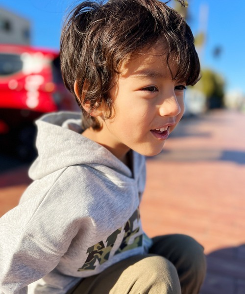 NESTA BRAND(ネスタブランド)の「NESTA KIDS(ネスタキッズ) / カモフラカレッジロゴパーカー(パーカー・キッズ・グレー/イエロー・150/130/140/120)」の4枚目の写真