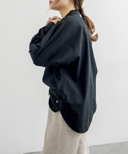 PUAL CE CIN（ピュアルセシン）の「ロゴ刺繍襟フリルブラウス（シャツ/ブラウス・レディース・ホワイト/ブラック・FREE）」の13枚目の写真