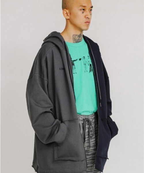 AJOBYAJO（アジョバイアジョ）の「【AJOBYAJO/アジョバイアジョ】Twofold Oversized Zip Up Hoodie/オーバーサイズ ビッグサイズ ジップアップフ-ディ ビッグシルエット パーカー（パーカー・メンズ・チャコールグレー/スカイブルー・ONE SIZE）」の4枚目の写真