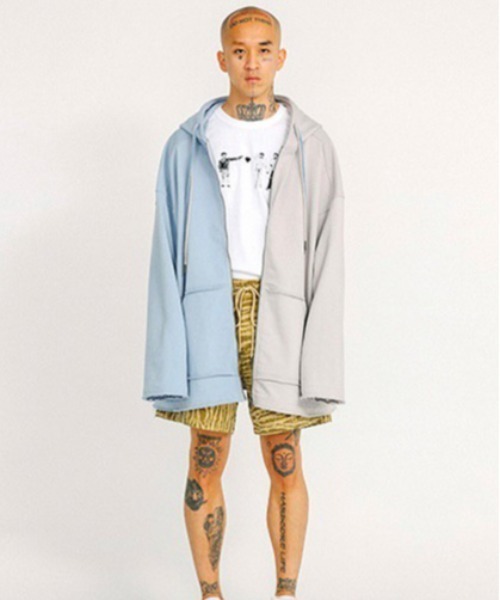 AJOBYAJO（アジョバイアジョ）の「【AJOBYAJO/アジョバイアジョ】Twofold Oversized Zip Up Hoodie/オーバーサイズ ビッグサイズ ジップアップフ-ディ ビッグシルエット パーカー（パーカー・メンズ・チャコールグレー/スカイブルー・ONE SIZE）」の15枚目の写真