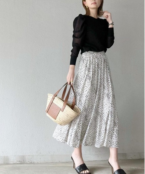 un dix cors（アンディコール）の「オトナ可愛い　2WAYシアーパワショルニット（ニット/セーター・レディース・ホワイト/ブラック/モスグリーン/サンドベージュ・FREE）」の15枚目の写真